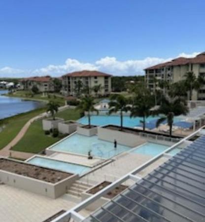 Pelican Waters Resort One Bedroom Apartment Buitenkant foto